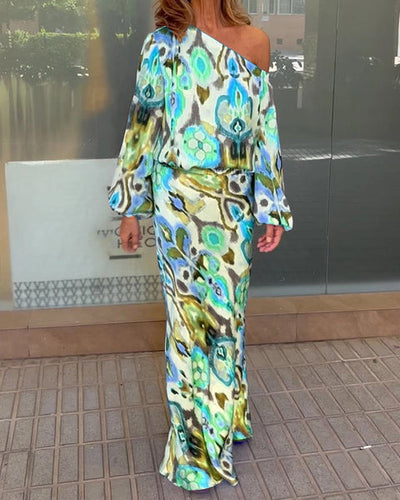 Vestido a color con un hombro al descubierto